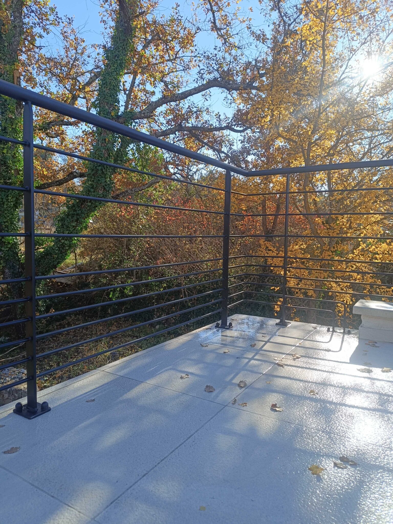 Garde-corps angle droit en fer – protection terrasse avec retour
