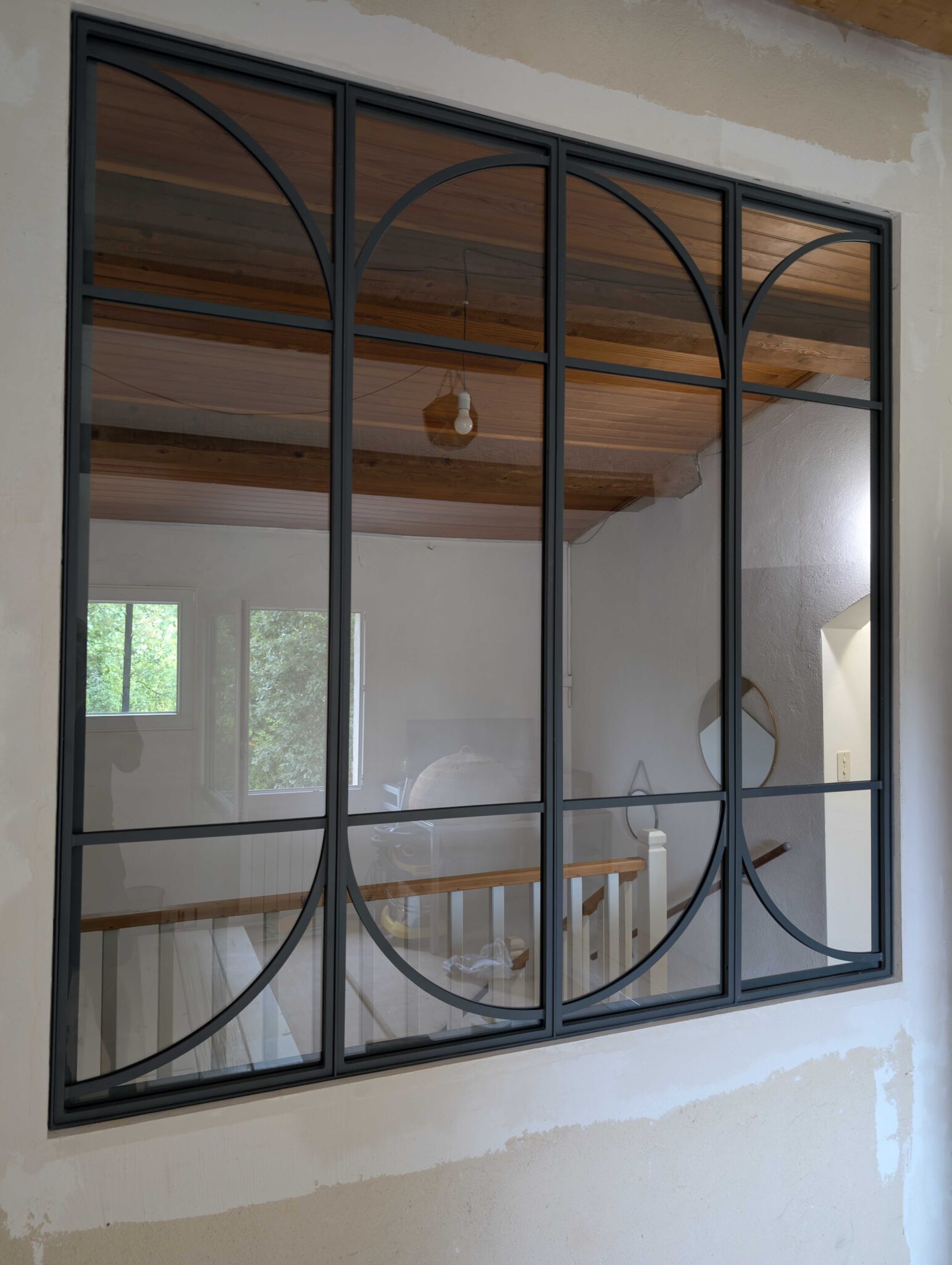 Verrière en acier sur mesure 2x2m avec vitrage feuilleté 44.2 à Saint-Maximin-la-Sainte-Baume