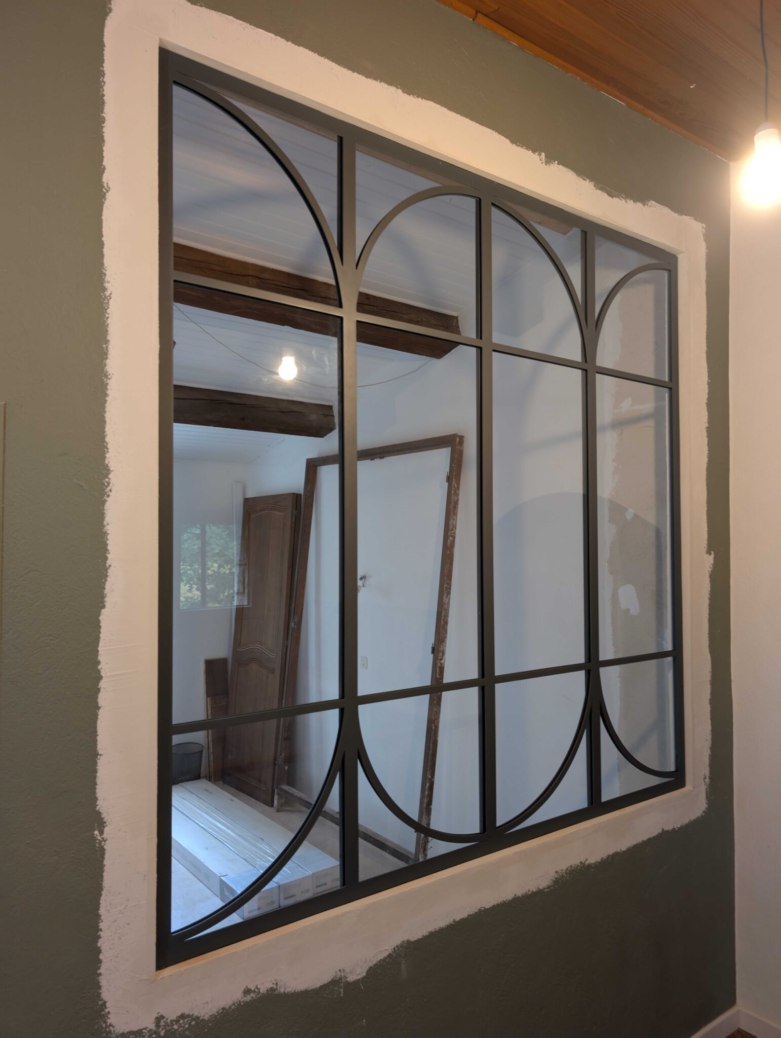 Verrière intérieure en acier 2x2m avec vitrage feuilleté à Saint-Maximin-la-Sainte-Baume